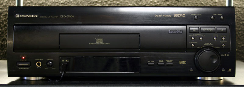 Pioneer CLD-D704.jpg