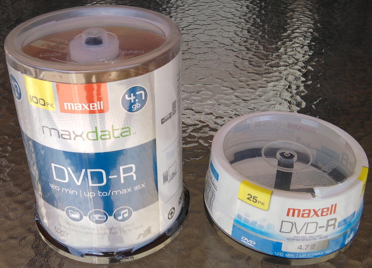 Maxell DVD-R Gold Blue Bottom.jpg