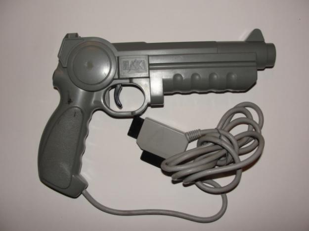 1295718669_160113946_1-Naki-Lunar-Gun-Light-Gun-Playstation-QA[1].jpg