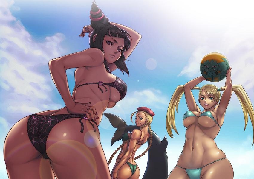 More Bikini babes