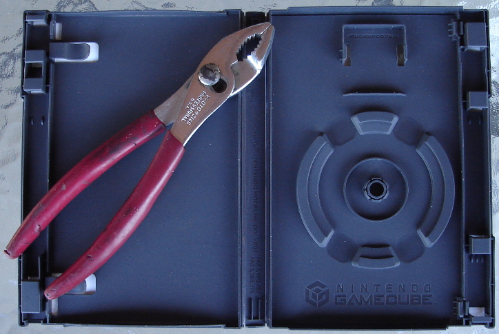 Gamecube Case Plier Fix.jpg