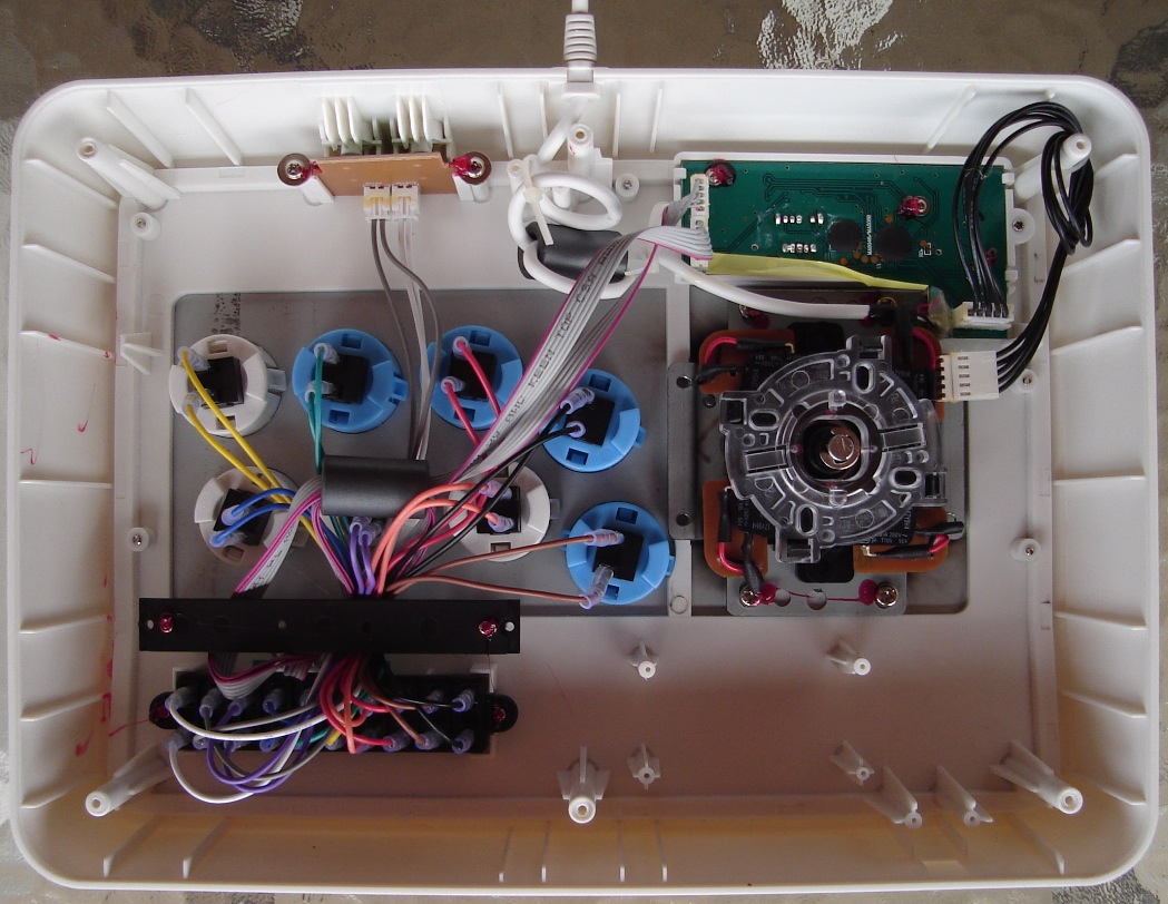 Tatsunoko vs Capcom Arcade Stick Inside 01.jpg