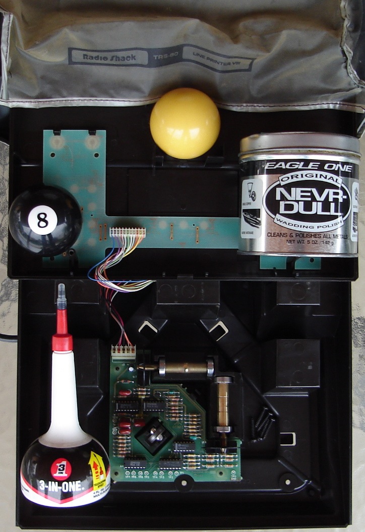 Atari 5200 Trakball CX53 Inside - Pool 8 Ball - Never Dull Polish - 3in1 Oil.jpg