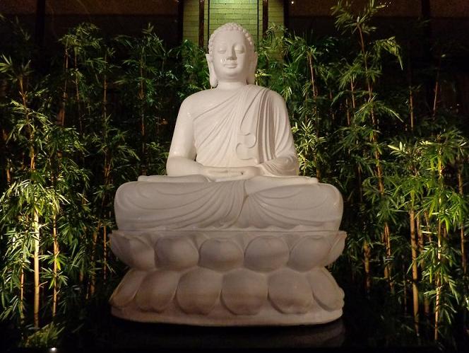 hotelSculpture.jpg