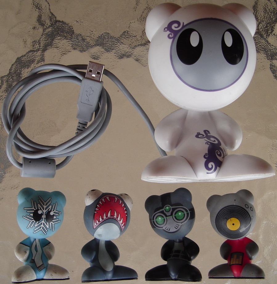 UB Funkeys USB Hub and Character Figures.jpg